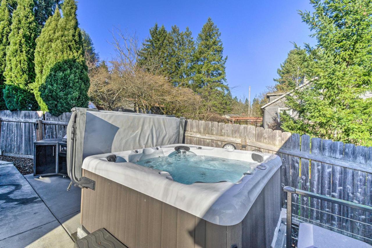 Puget Sound Cabin With Hot Tub And Water Views! 布雷默顿 外观 照片