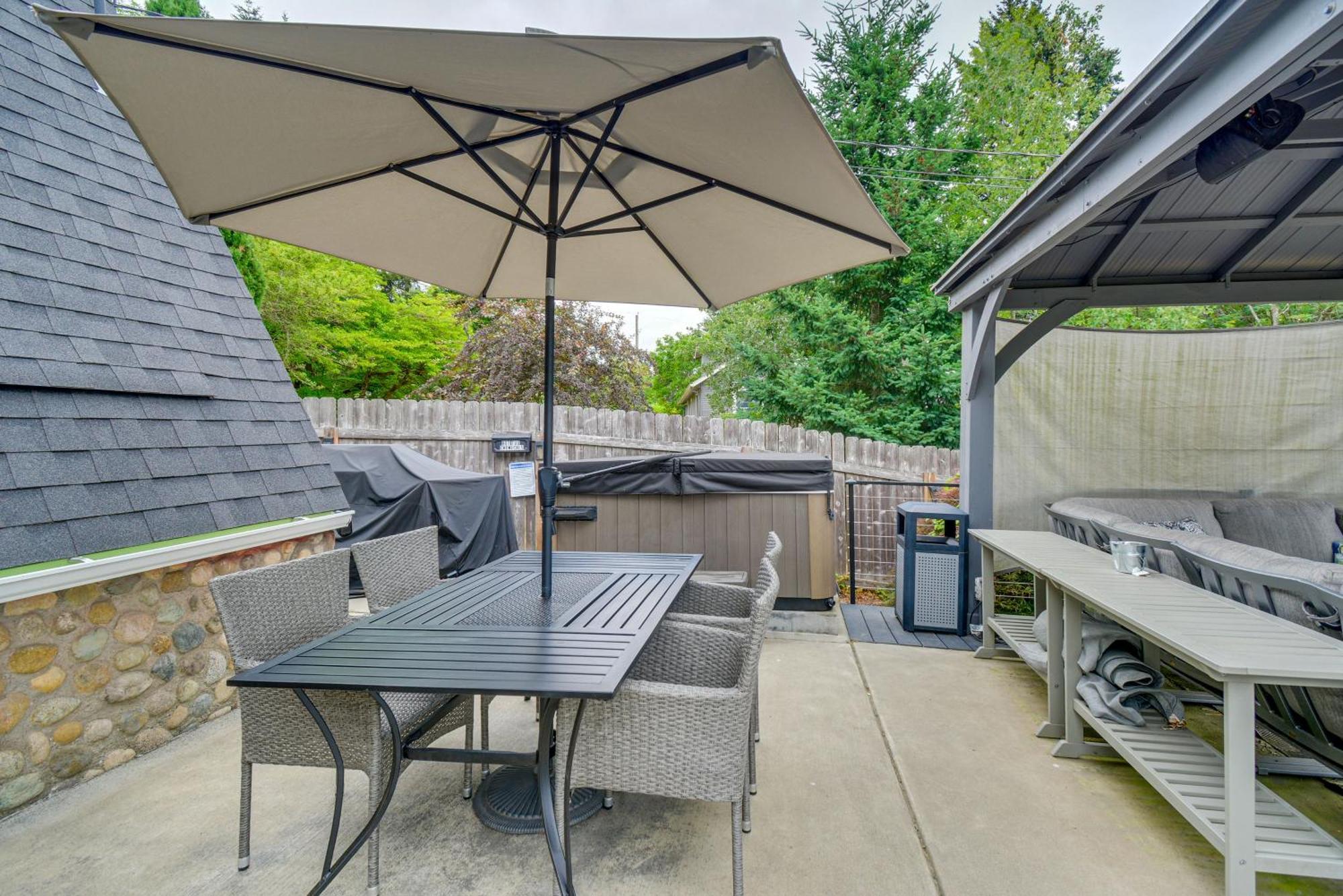 Puget Sound Cabin With Hot Tub And Water Views! 布雷默顿 外观 照片
